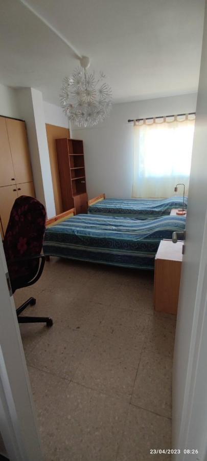 Private Bedroom Paphos Central Eksteriør billede